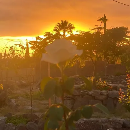 Mini Casa Arcoiris Tenerife אכסניה *